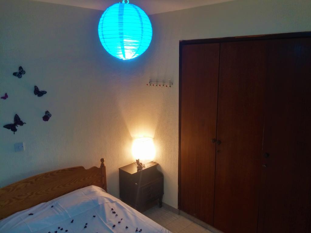 777 Beach Guesthouse Paphos Exterior photo