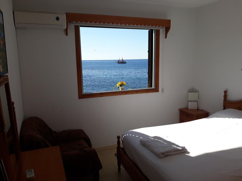 777 Beach Guesthouse Paphos Exterior photo