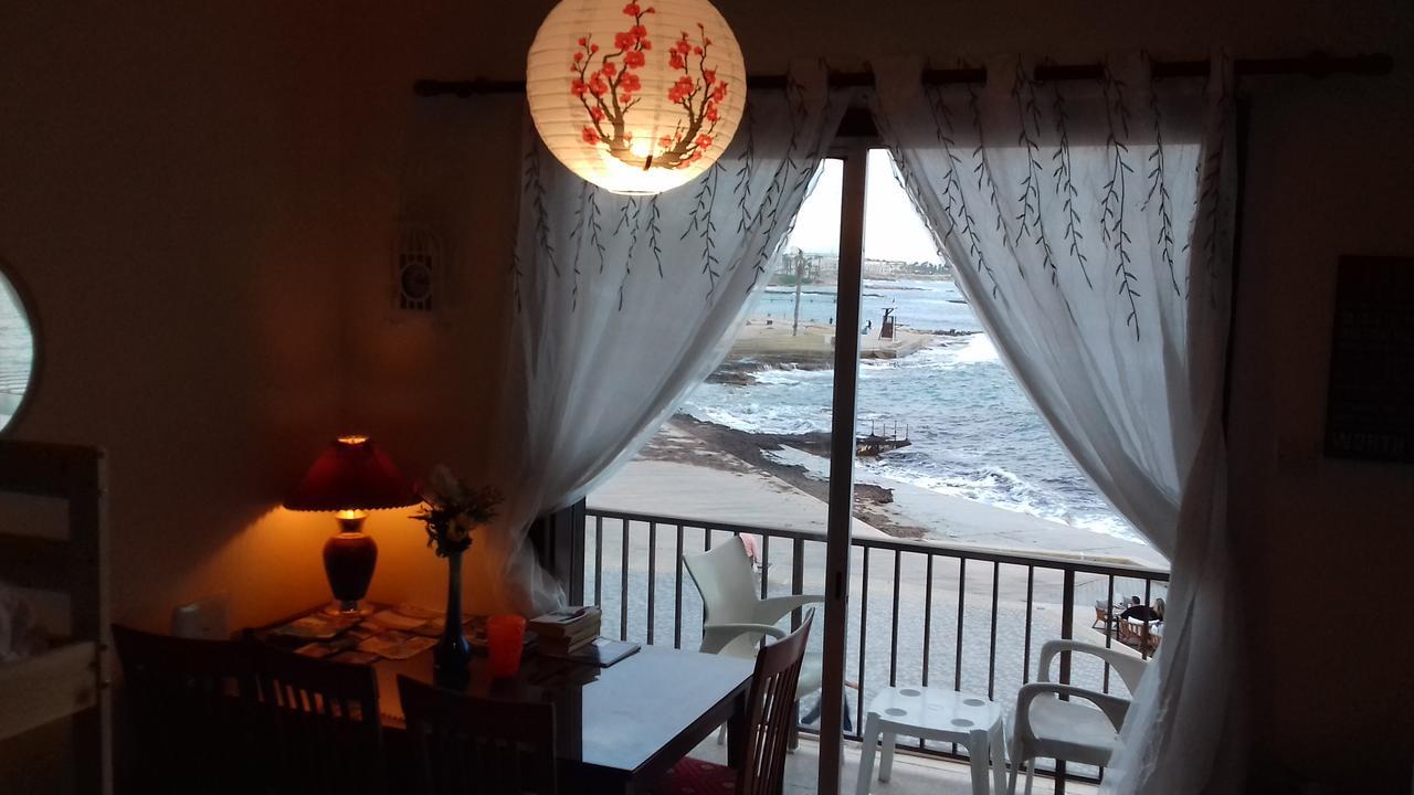 777 Beach Guesthouse Paphos Exterior photo
