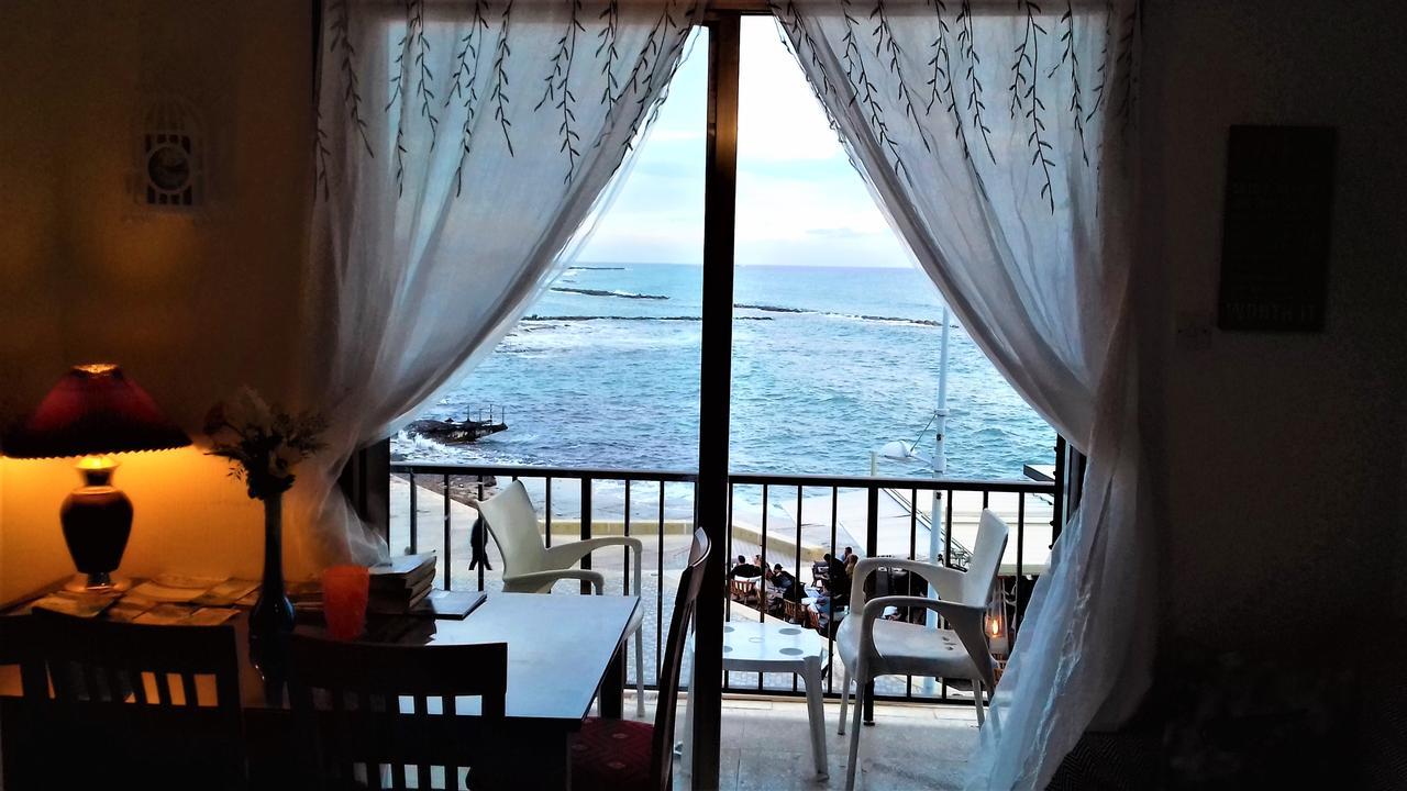 777 Beach Guesthouse Paphos Exterior photo